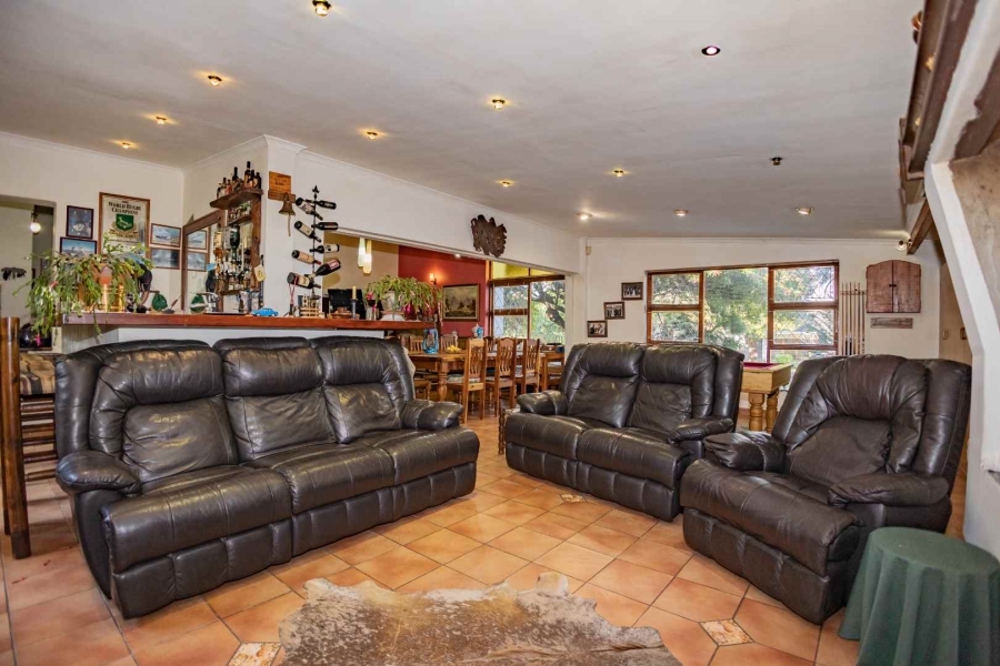 4 Bedroom Property for Sale in Oostersee Western Cape